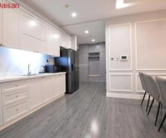 Bán gấp căn hộ Vinhomes Metropolis, DT 80m2 2 ngủ đồ đẹp, giá chỉ 7 tỷ - 2